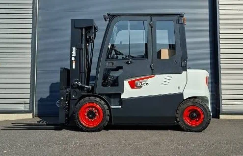 Bobcat 4-5t sähkötrukki työssä