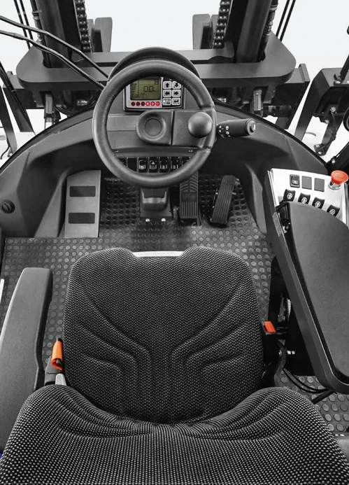 Bobcat 6-10t raskas sähkötrukki työssä